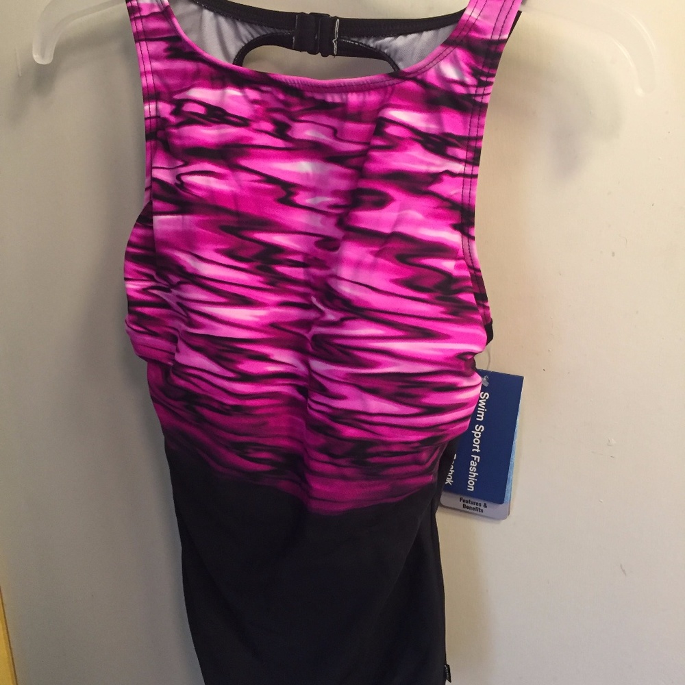 Reebok Women's Glowing Strong Scoop Neck Swimsuit